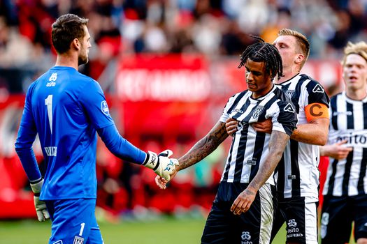 Blunder in Eredivisie: FC Twente - Heracles zorgt voor nieuw bizar eigen doelpunt in deze speelronde