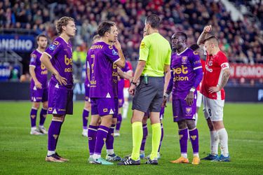 AZ kent vervelende avond door ingrijpende beslissing tegen Go Ahead Eagles