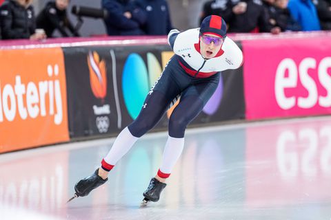 Piepjonge schaatser verpulvert wereldrecord op ongebruikelijke afstand: 'Dit zal me helpen'
