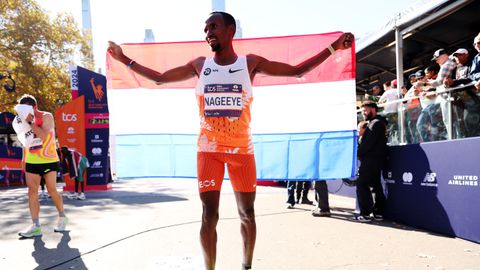 Abdi Nageeye bij het winnen van de New York Marathon in 2024 © Getty Images