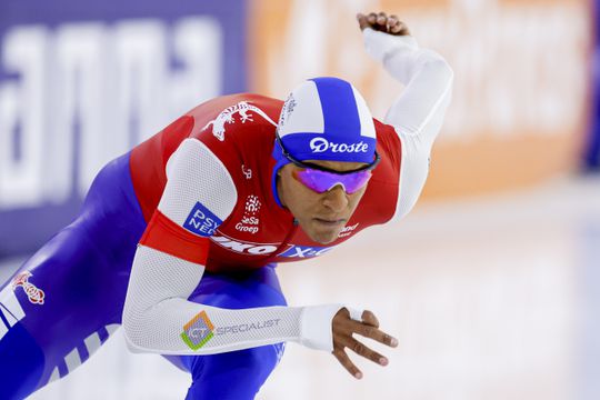 Geplaagde topschaatser is ondanks enorme erelijst outsider op NK afstanden: 'Dat is ook wel lekker'