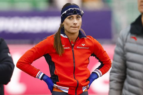 Fenomenaal optreden wereldkampioene Femke Kok zorgt ook voor twijfels: 'Ik hoop maar dat ze dat niet doet'