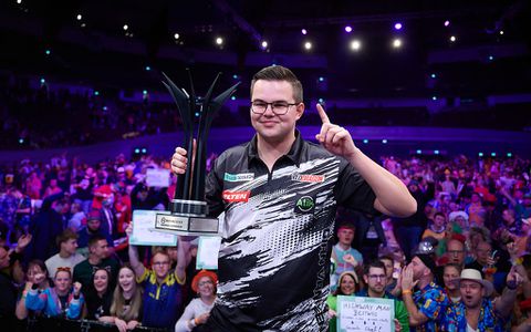 Engeland duikt in verleden van topdarter Gian van Veen (23): 'Hij stond op het punt de sport te verlaten'