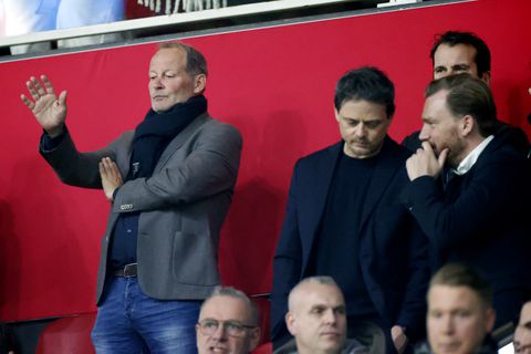 Nieuwe onthulling over 'totale onzin' rond Ajax: 'Heb hem vandaag aan de telefoon gehad...'
