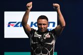 Gerwyn Price is inmiddels zoveel afgevallen, dat het zorgen begint te baren. ©PDC