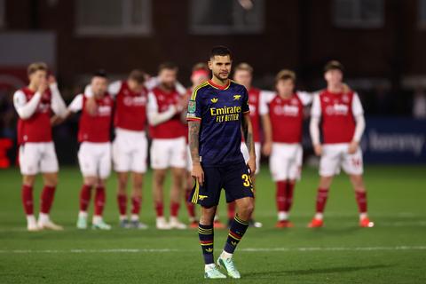 Drama voor Arsenal in League Cup: topclub na opmerkelijke onderbreking uitgeschakeld door derdeklasser