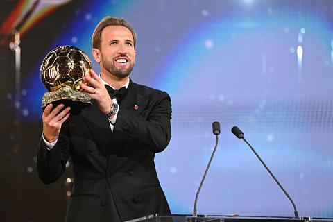 Ballon d'Or-winnaar Harry Kane komt met hoopvolle update over trainer Vincent Kompany na ziekenhuisopname