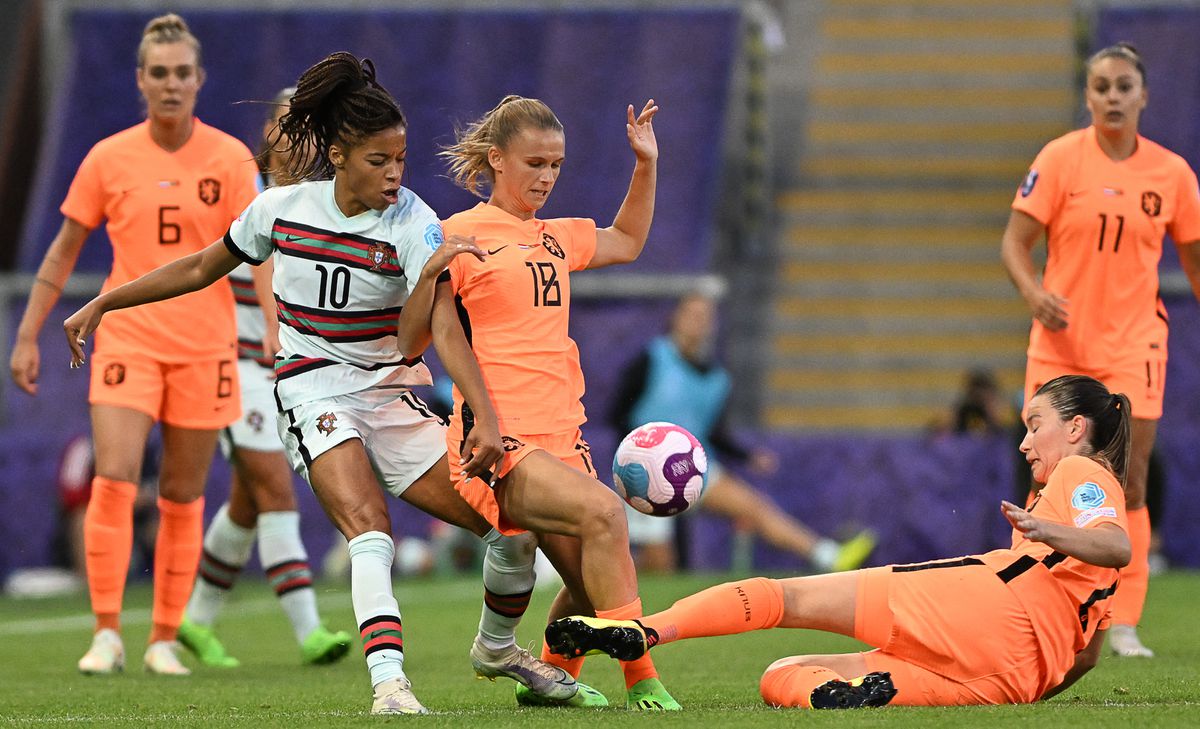 Oranje Leeuwin Kerstin Casparij onthult geheim met knipoog: 'Duik direct mijn bed in'