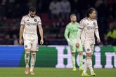 Ajax druipt af na de nederlaag tegen Benfica. © Getty Images