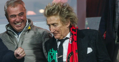 Wereldberoemde fan van Celtic (80) duikt op in De Kuip voor duel met Feyenoord: 'Dit is toch fantastisch?'