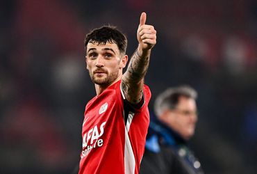 AZ pakt met moeite broodnodige punten tegen Ierse voetbaldwerg