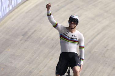 Harrie Lavreysen valt wéér in de prijzen: 'Sportman van het Jaar' wint op NK keirin