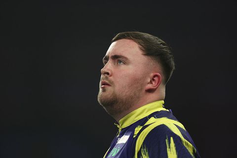 Dartssensatie Luke Littler doet opmerkelijke onthulling over jeugd: 'Het is verholpen'