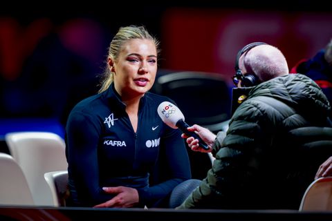 Topschaatsster Jutta Leerdam gaat de wereld over na groot drama op OKT: 'Voor ogen van Jake Paul liep het fout'