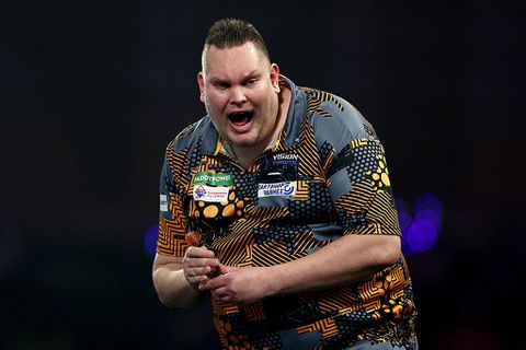 Wesley Plaisier loopt flinke smak aan prijzengeld mis door uitschakeling WK darts