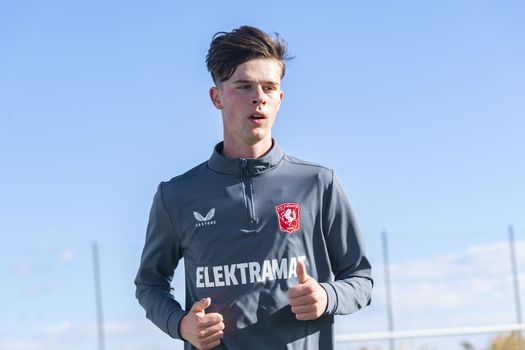 Zoon van cultspits Jan Vennegoor of Hesselink voor het eerst op de bank bij FC Twente