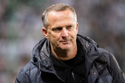 John van den Brom wil weer trainer worden in Nederland: 'Ik word gek thuis'