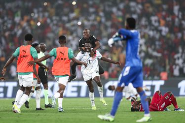Guinee scoort in achtste minuut van blessuretijd winnende goal en staat in kwartfinale Afrika Cup