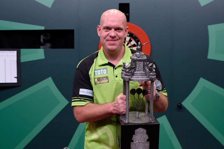 Michael van Gerwen emotioneel na bijzondere titel: 'Mooi om ook voor hem te winnen'