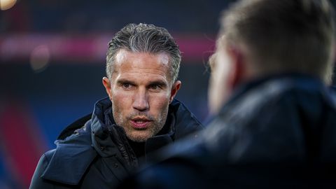 Ex-international Oranje ziet Feyenoord onder Robin van Persie steeds verder afglijden: 'Ik zou me kapot schamen'