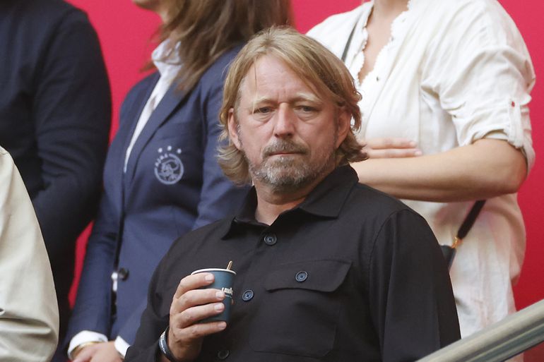 Ajax maakt fors minder winst na Sven Mislintat-zomer: van 76 naar 27 miljoen euro