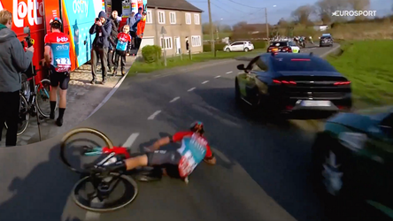 Topfavoriet Arnaud de Lie geeft op na val in Le Samyn: 'Wat een k*tkoers'