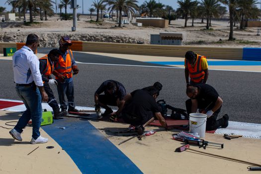 Beton moet oplossing bieden voor putdekselprobleem tijdens Grand Prix Bahrein