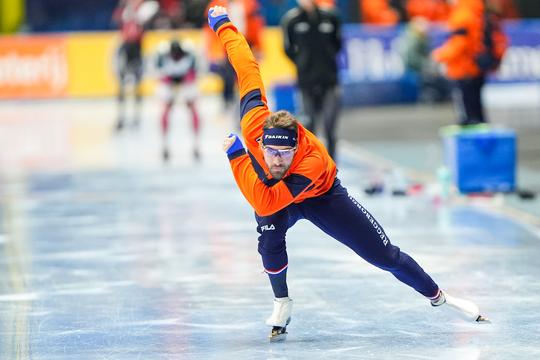 Kjeld Nuis vol emotie na diskwalificatie op World Cup: 'Keer op keer ben ik de beste, maar nu is het weg'