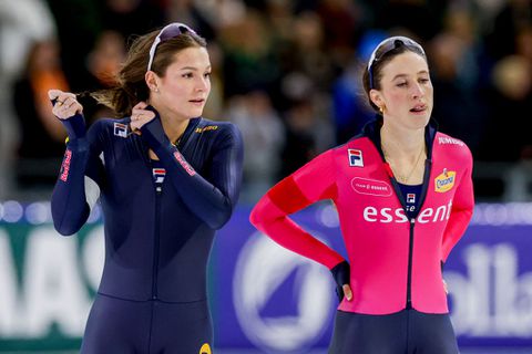 Live NK sprint vrouwen | Suzanne Schulting vecht zich op sensationele wijze terug na teleurstellende Spelen