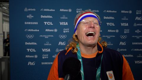 Veelbesproken schaatstrainer Jillert Anema staat lijnrecht tegenover schaatsbond: 'Er is dus wel contact geweest'