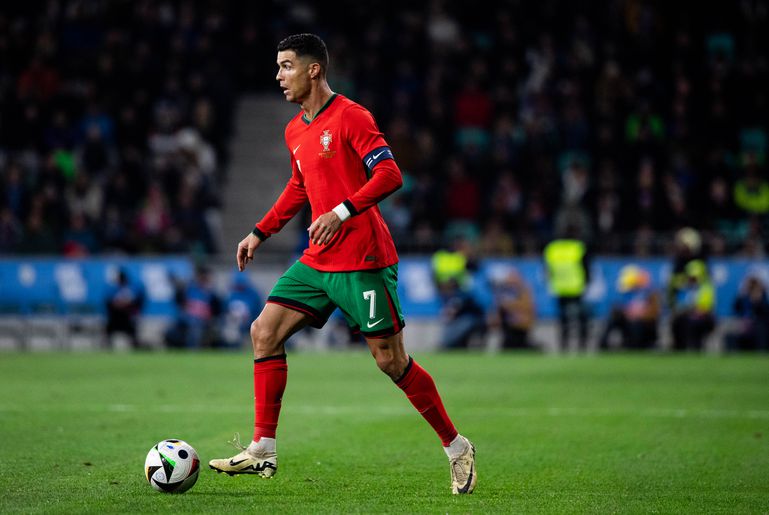 Het nieuwe speeltje van Cristiano Ronaldo: een Ferrari van 2,4 miljoen euro