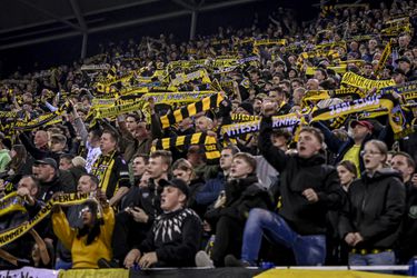 Vitesse-fans lijken zich neer te leggen bij hun lot: 'Om je club zo laag te zien, dat is heel erg heftig'