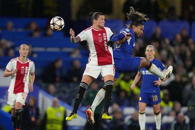 'Ik ben echt trots op deze ploeg': Ajax Vrouwen met opgeheven hoofd uit Champions League