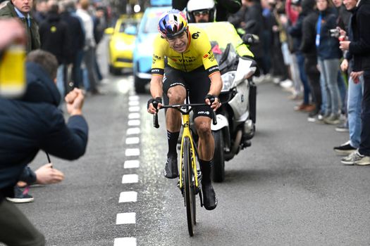 Thijs Zonneveld zat vloekend voor tv na val Wout van Aert: 'Dag mooiste zondag van het jaar'