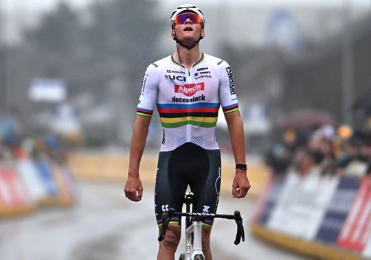 Prijzengeld Ronde van Vlaanderen | Dit bedrag wint Mathieu van der Poel dankzij zege in wielerklassieker