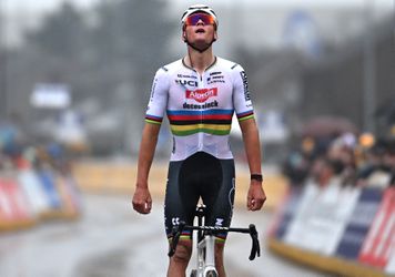 Prijzengeld Ronde van Vlaanderen | Dit bedrag wint Mathieu van der Poel dankzij zege in wielerklassieker