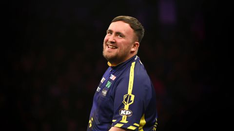 Dartsfenomeen Luke Littler geeft grote concurrent ongevraagd advies: 'Dan moet je toeslaan'