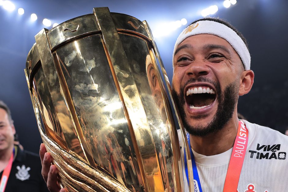 Memphis Depay strijkt megabonus op na bereiken van hoogtepunt in Brazilië
