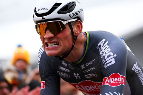 Mathieu van der Poel hekelt (onsportieve) tactiek van concurrentie: 'Dat vonden zij nodig'