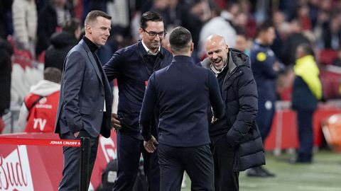 PSV-trainer Peter Bosz stellig over 'zó onvoorspelbare' Francesco Farioli: 'Heeft geen geheimen meer voor mij'