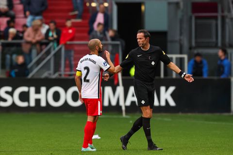 Toparbiter Bas Nijhuis doet opmerkelijke onthulling rond ex-profvoetballer