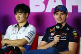 Piepkleine collega van Max Verstappen heeft hulp nodig om in Red Bull te komen: 'Krijg ik dit ook bij de race?'