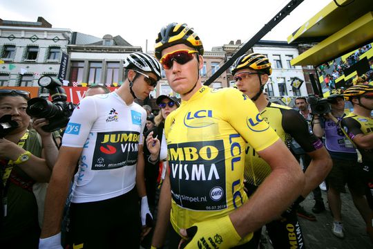 Tadej Pogacar zorgt voor verbazing bij Nederlandse wielrenner: 'Ik hoorde het opeens in mijn oortje'