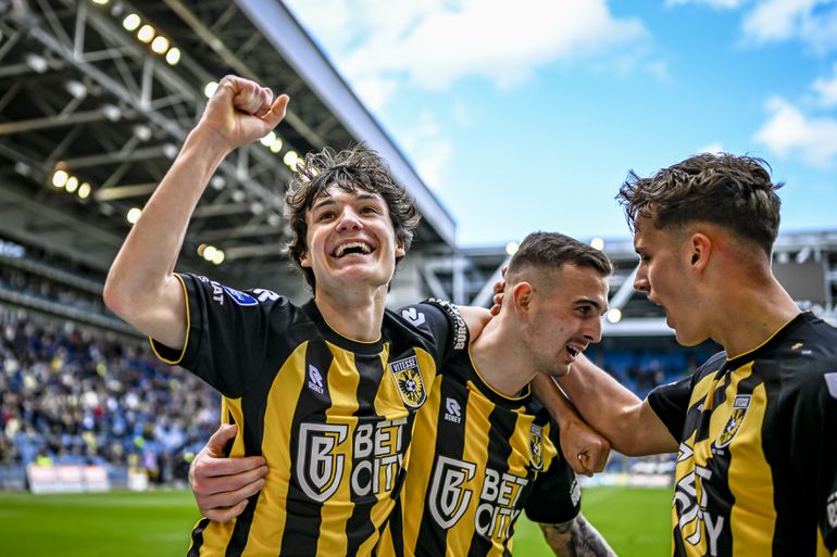 Vitesse is van de -1 af: Arnhemmers winnen in eerste duel na enorme puntenstraf van de KNVB