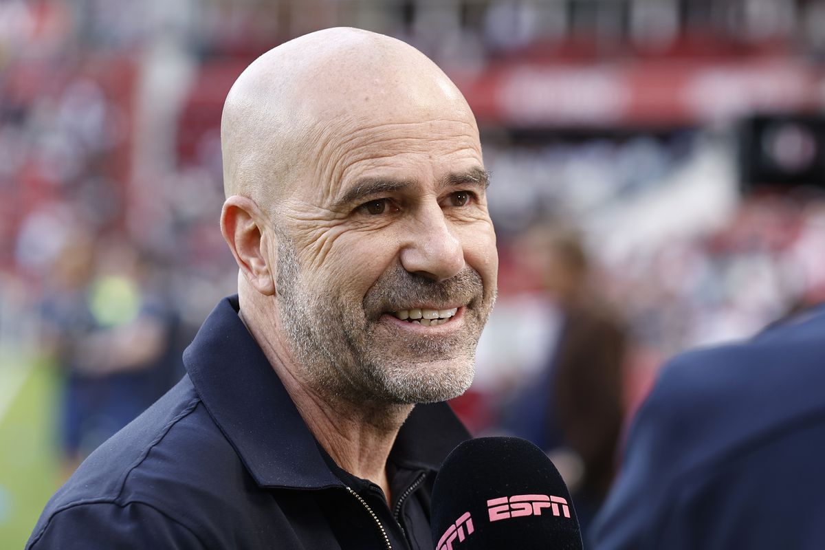 Peter Bosz levert PSV tientallen miljoenen op: 'Heeft hij een grote rol in gespeeld'