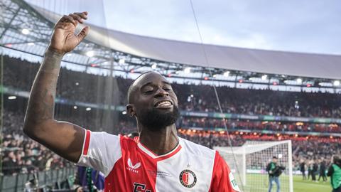 Feyenoord-clubman Lutsharel Geertruida haalt hard uit na haatberichten rond PSV-transfer: 'De echte waarheid...'