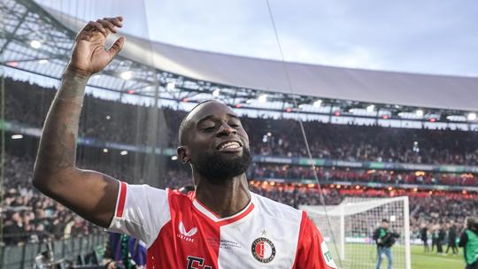 Feyenoord-clubman Lutsharel Geertruida haalt hard uit na haatberichten rond PSV-transfer: 'De echte waarheid...'