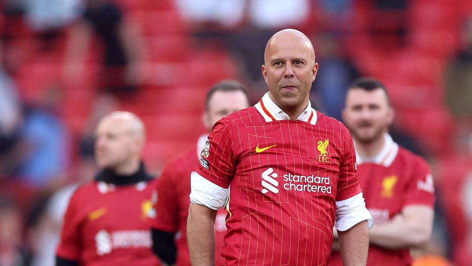 Dit is het enorme salaris van succescoach Arne Slot bij Liverpool in de Premier League
