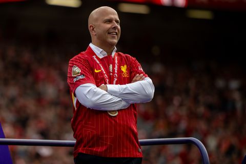 Vereerde Arne Slot mist ontmoeting met Sir Alex Ferguson na ingrijpend besluit: 'Hopelijk begrijpen jullie het'