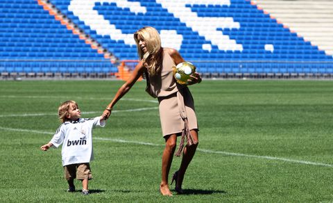 Ajax-talent Damián van der Vaart moet het op speciale dag 'voor de eerste keer' zonder zijn moeder doen
